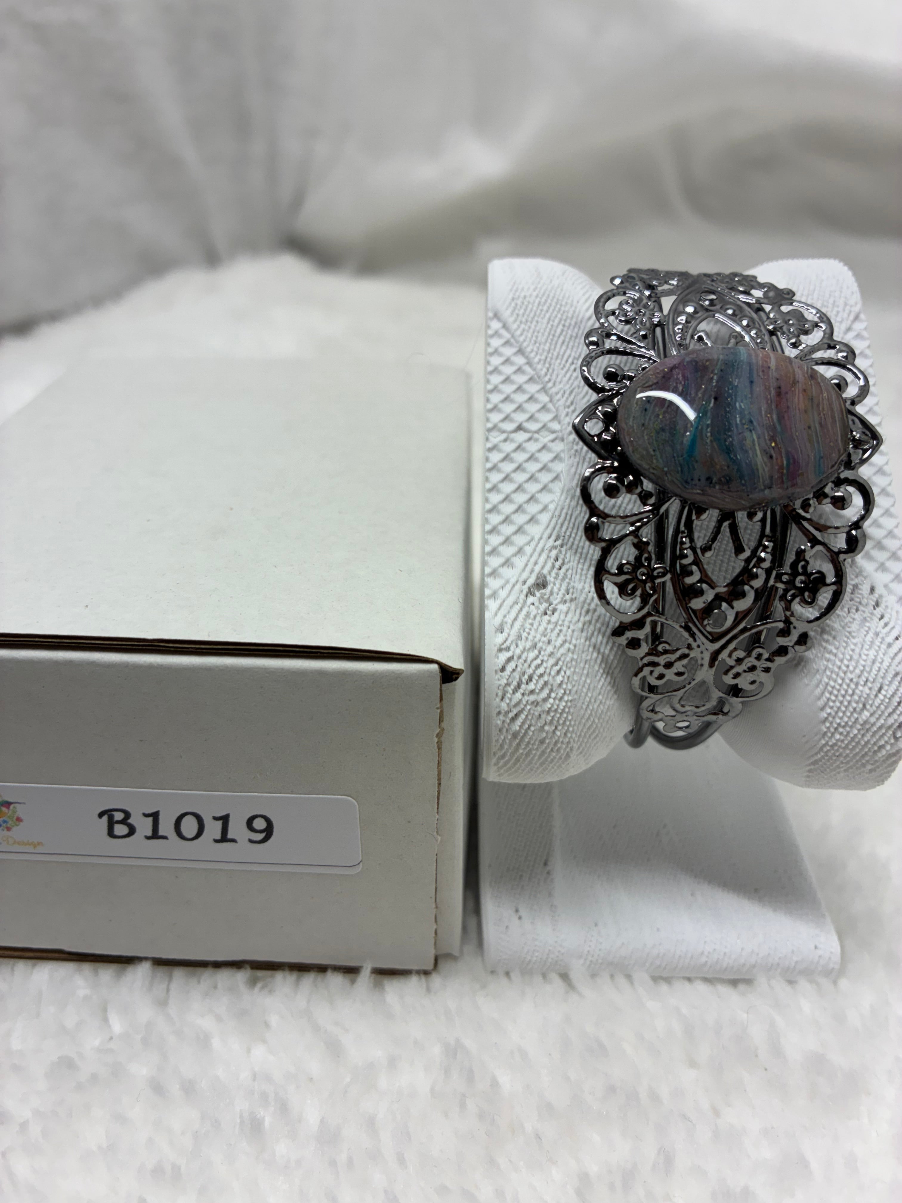 B1019