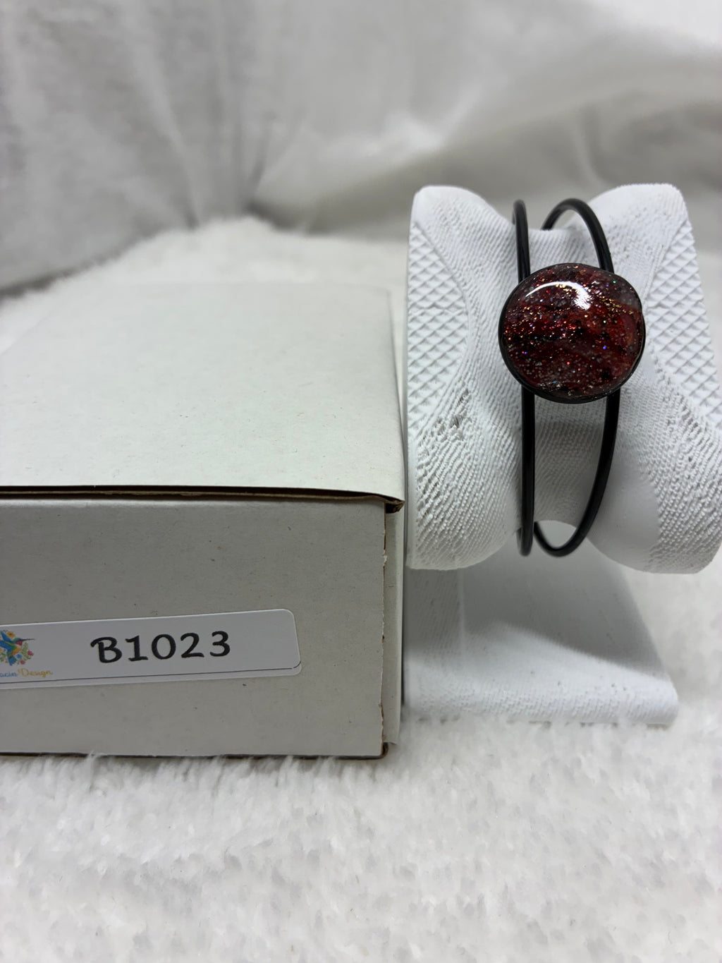 B1023