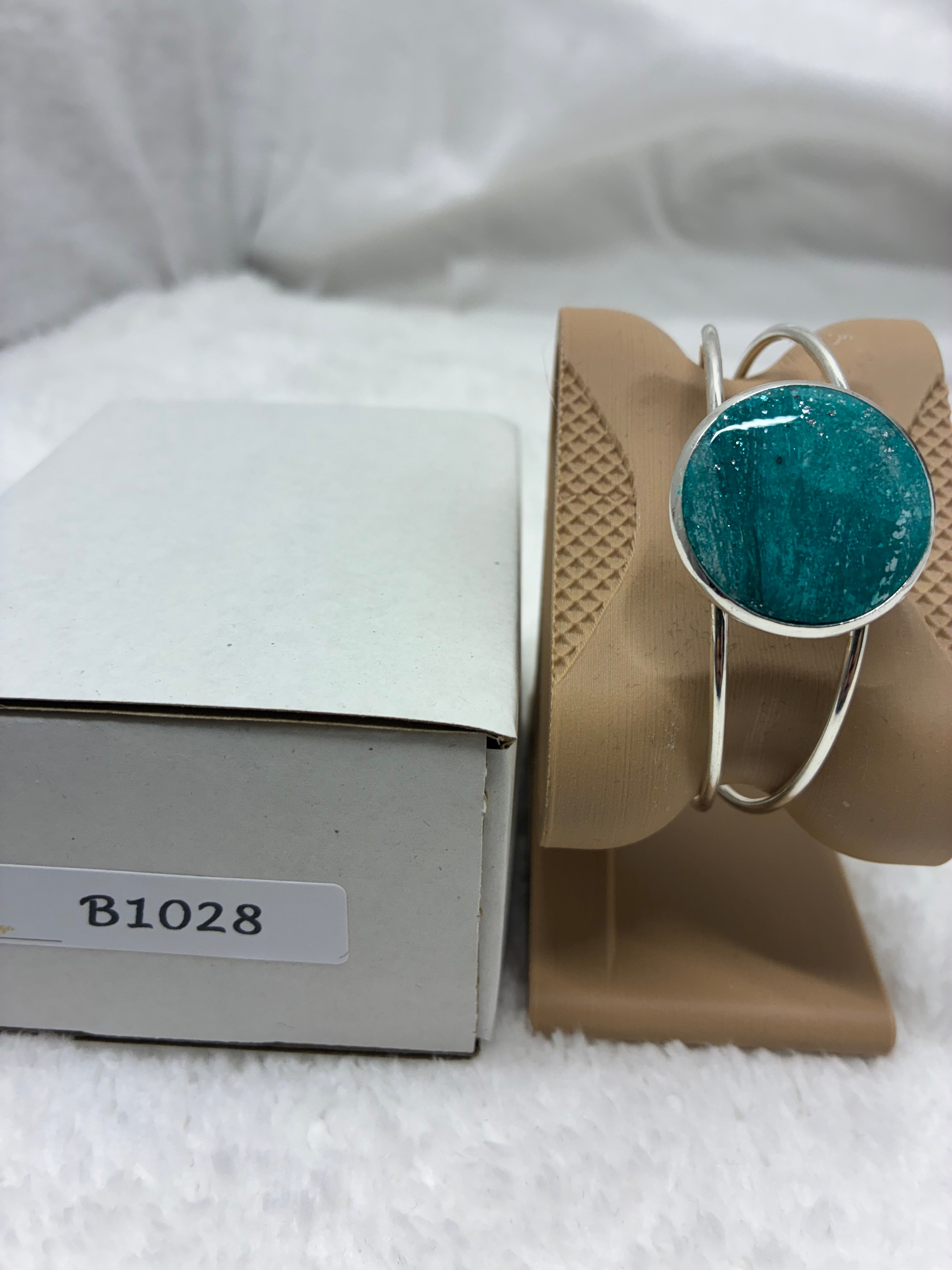 B1028