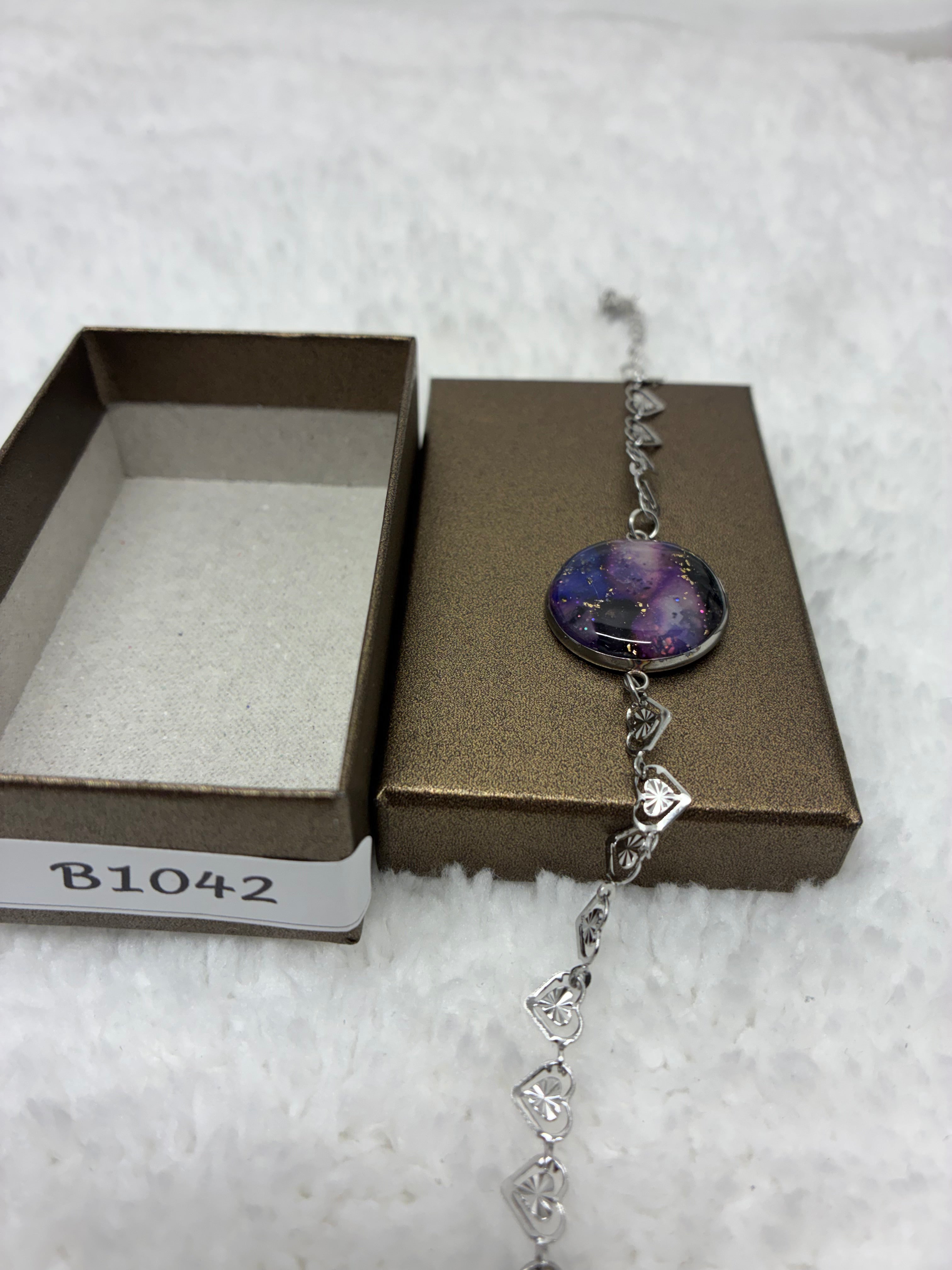 B1042